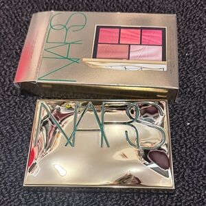 NARS Pure luxury reflecting face pallet